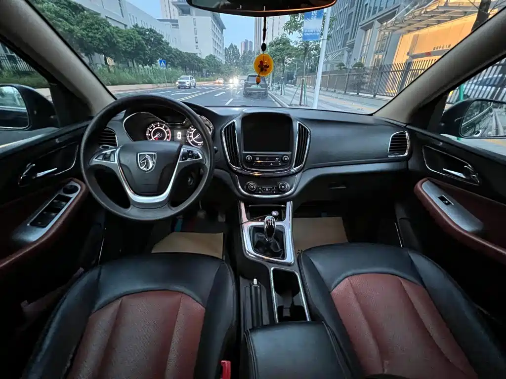 Фото 5 - Baojun 560