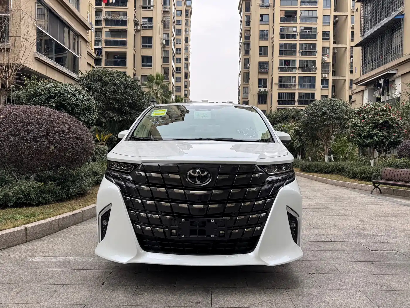 Toyota Alphard 2024 Hybrid 2.5L Ultimate Enjoyment Edition
