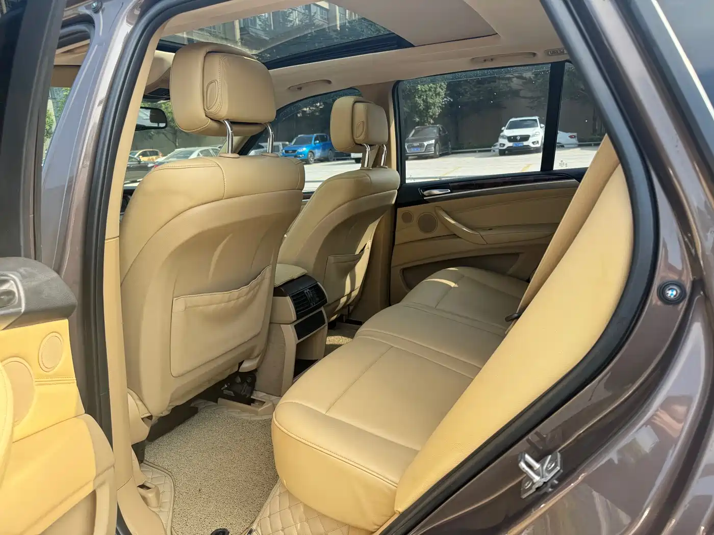 BMW X5 (Import) 2011 xDrive35i Leading Edition фото 10