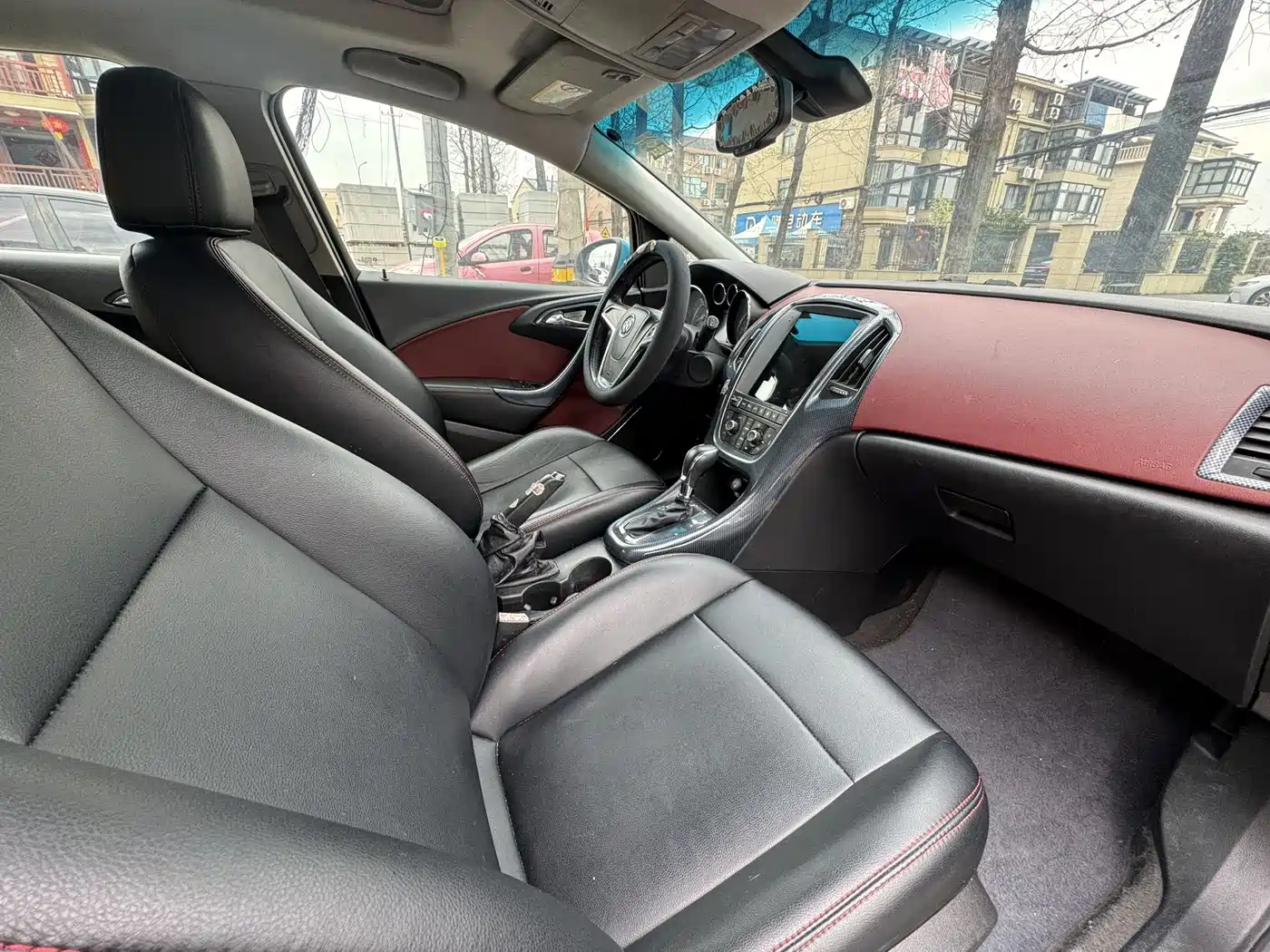 Buick Excelle 2010 XT 1.6T New Edge Sport Edition фото 9