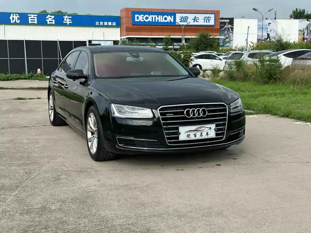 Фото 3 - Audi A8
