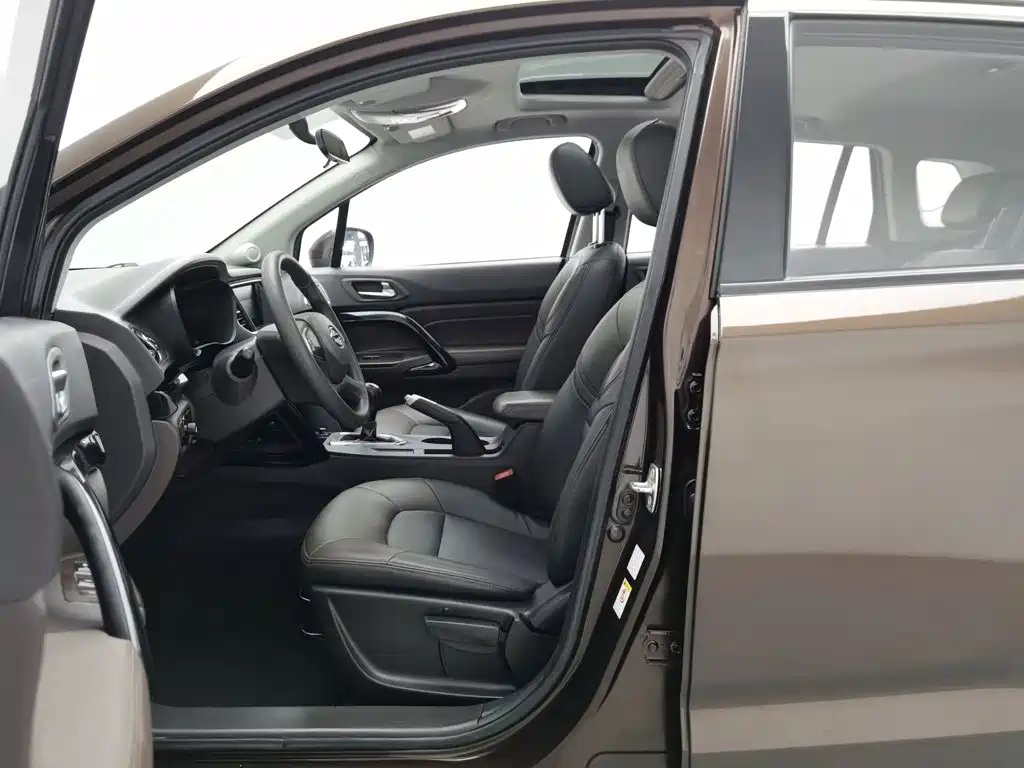 Фото 10 - GAC Trumpchi GS4