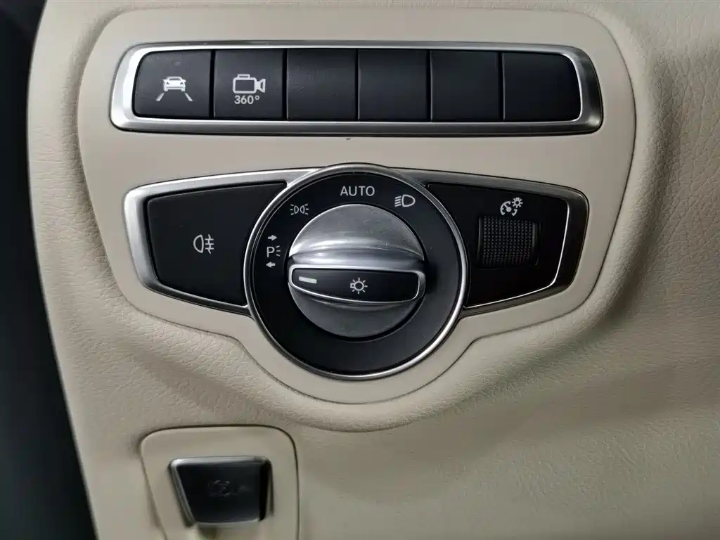 Mercedes-Benz V-Class 2022 V 260 L Long Wheelbase Luxury Edition фото 21