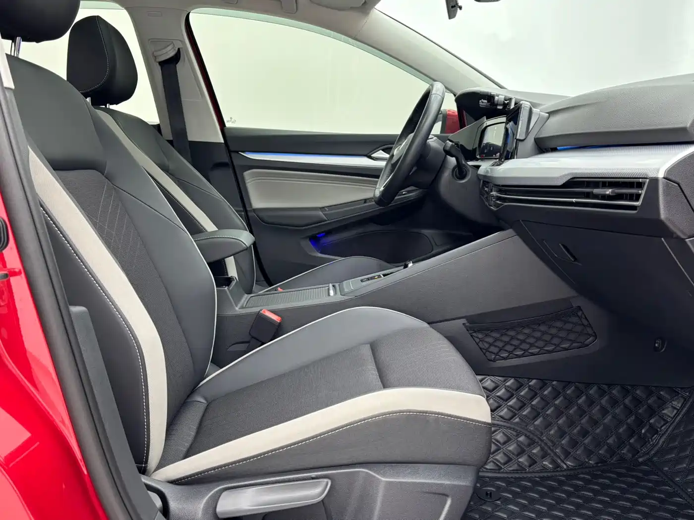 Volkswagen Golf 2023 Facelift 280TSI DSG Pro фото 15