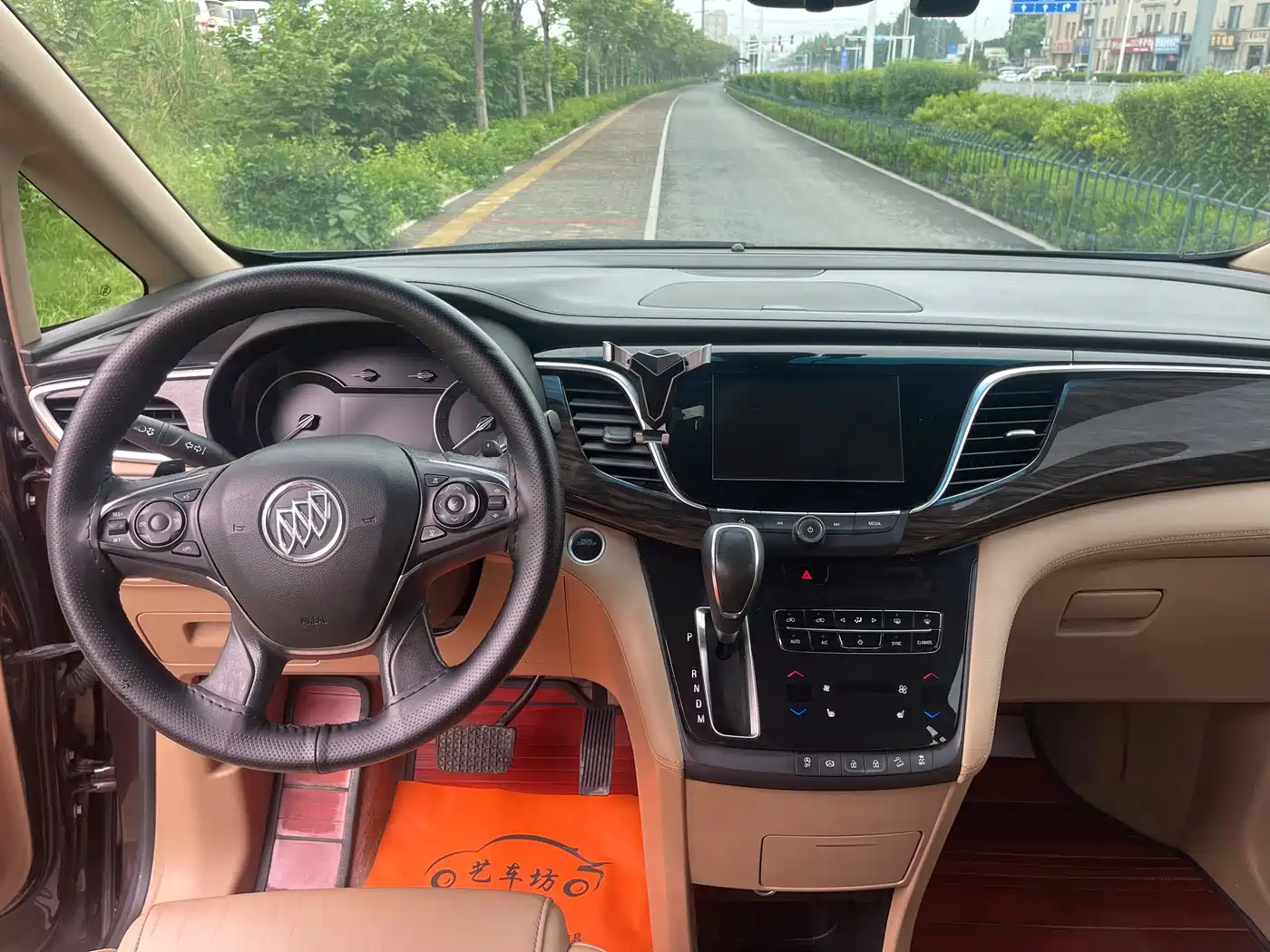 Buick GL8 2017 ES 28T Luxury China V фото 16