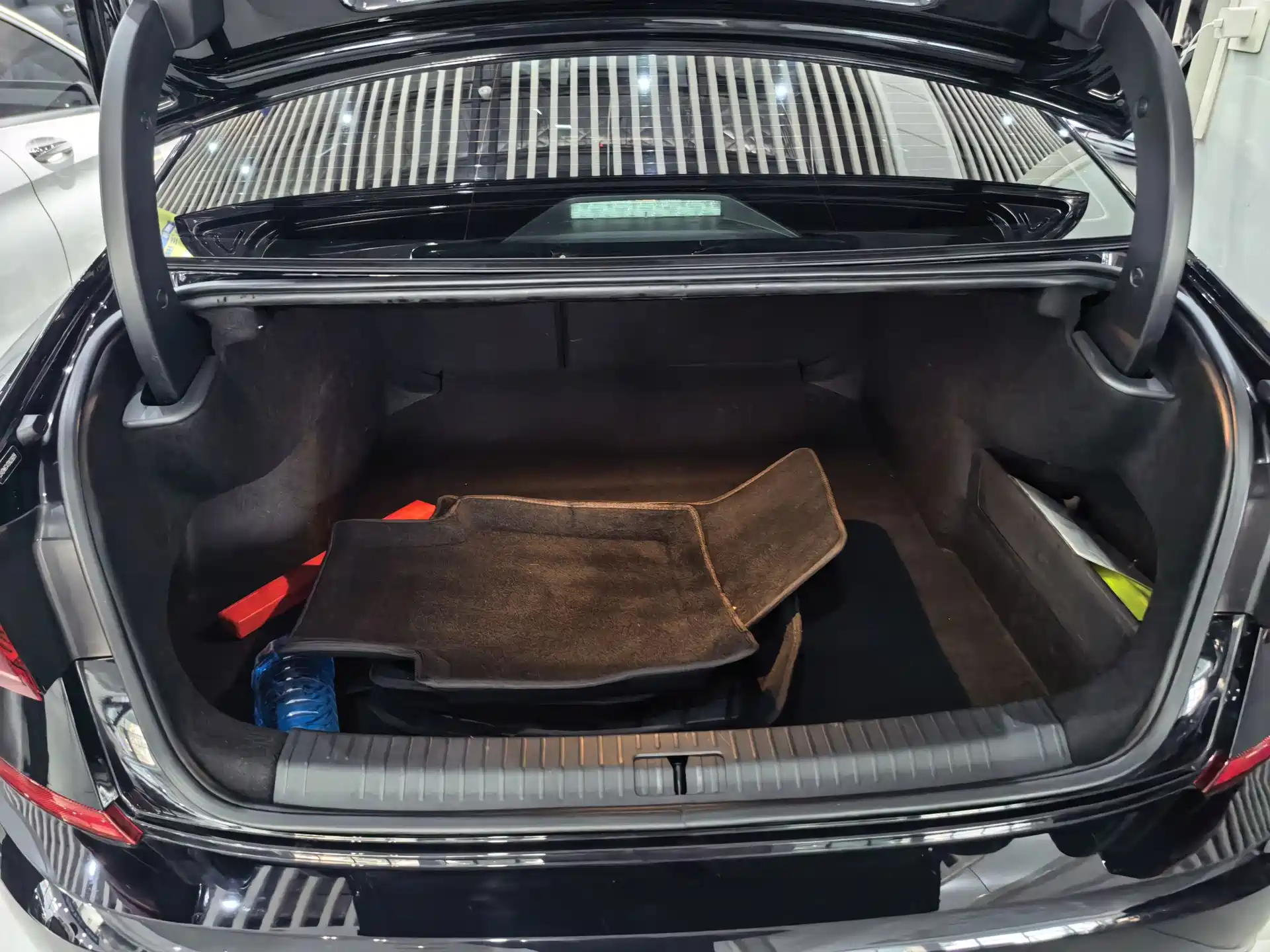 صورة 13 - Volkswagen Passat