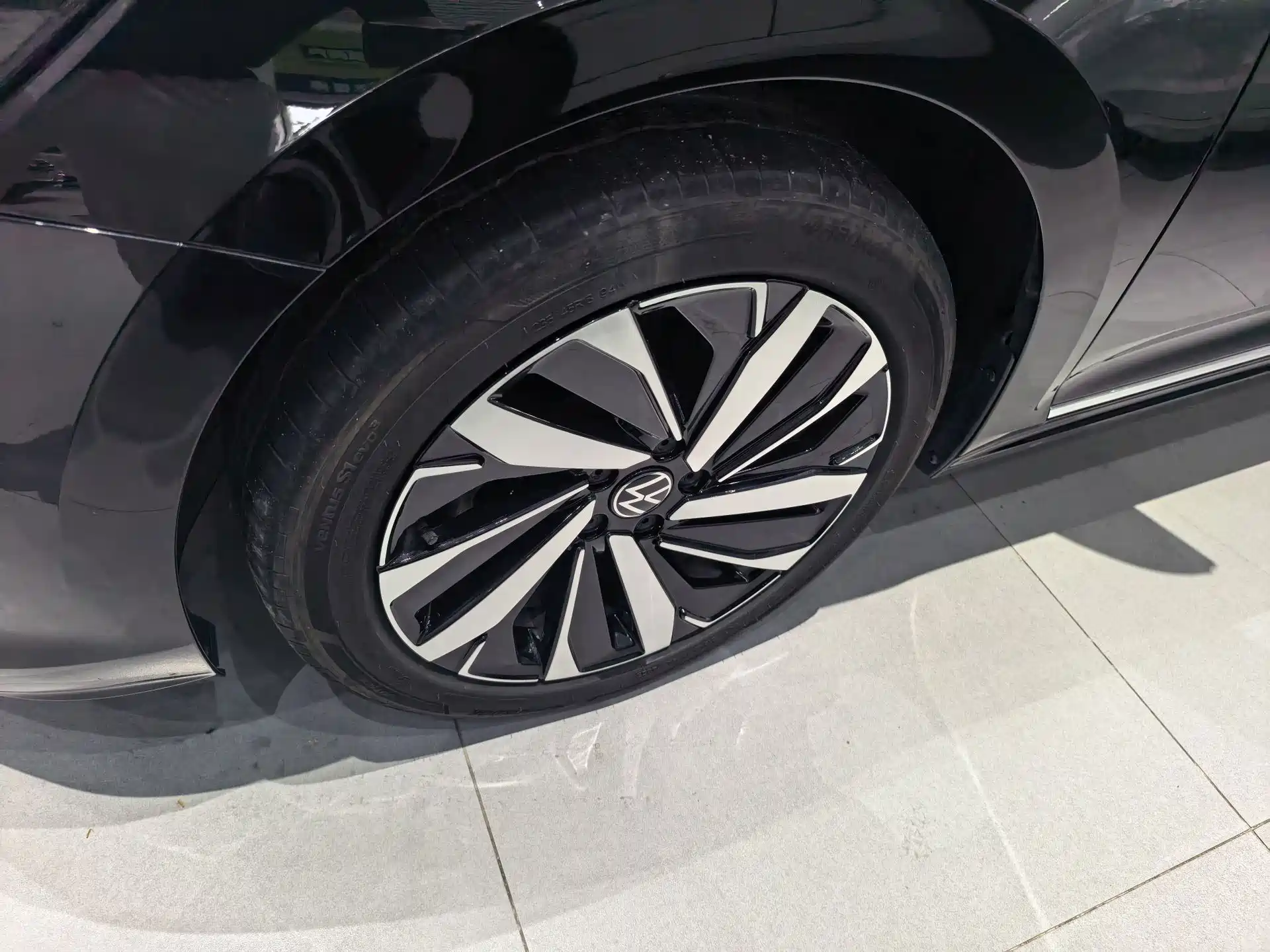 صورة 4 - Volkswagen Passat