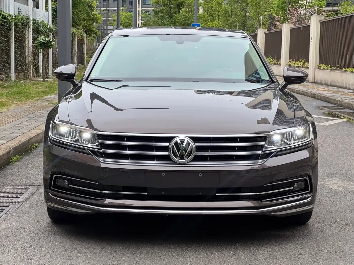 Volkswagen Phideon 2018 Facelift 380TSI FWD Business фото 2