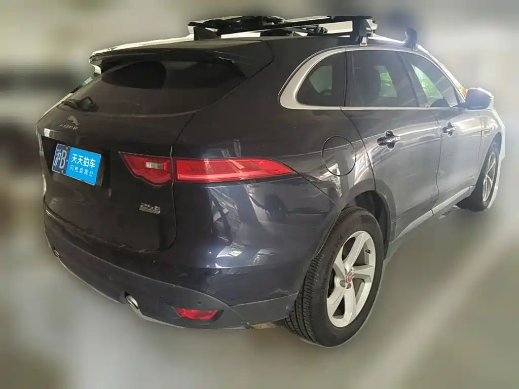 Фото 2 - Jaguar F-PACE