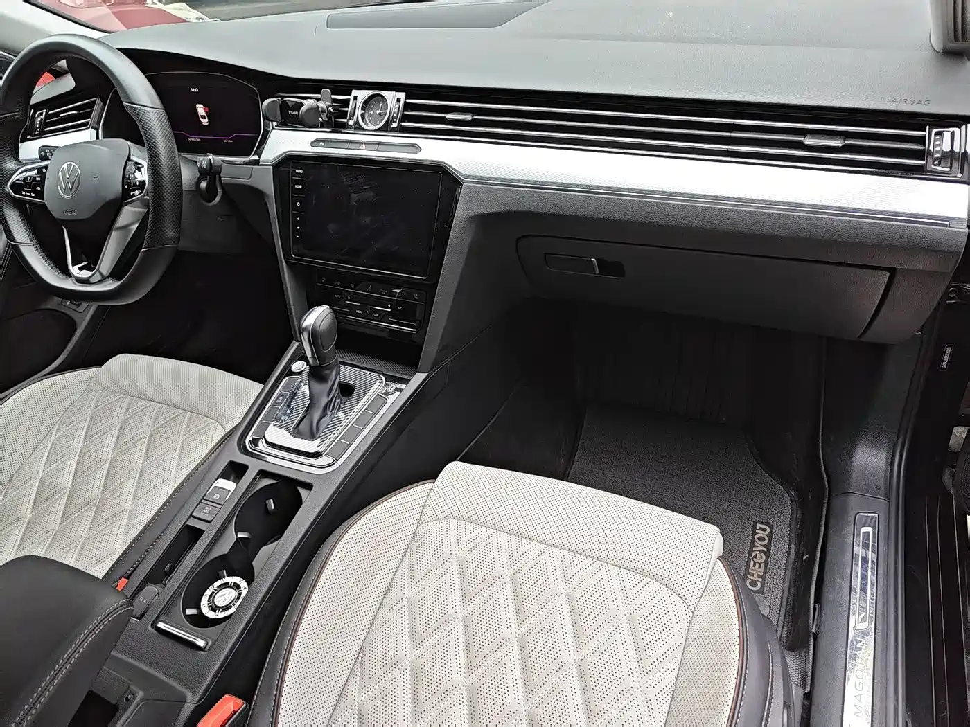 Volkswagen Magotan 2023 Model 2 Million Commemorative Edition 330TSI DSG Luxury фото 11
