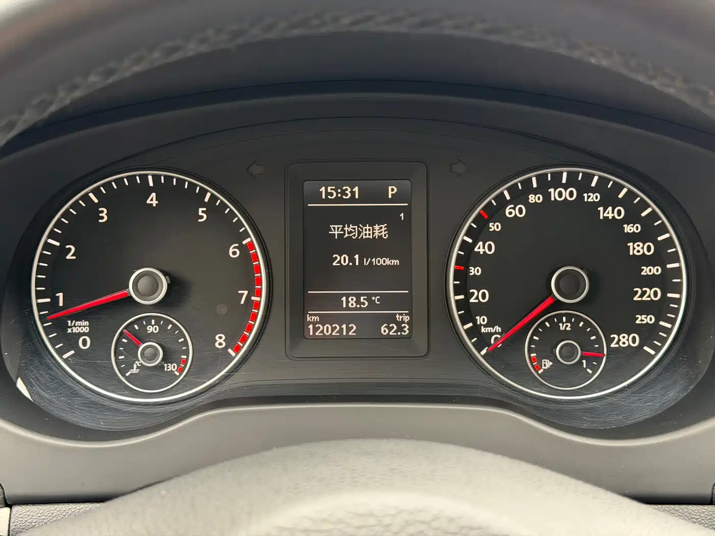 Volkswagen Sagitar 2014 1.4TSI Automatic Luxury фото 6