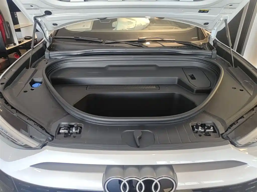 Audi Q6L e-tron 2025 Model Pioneer Edition фото 20