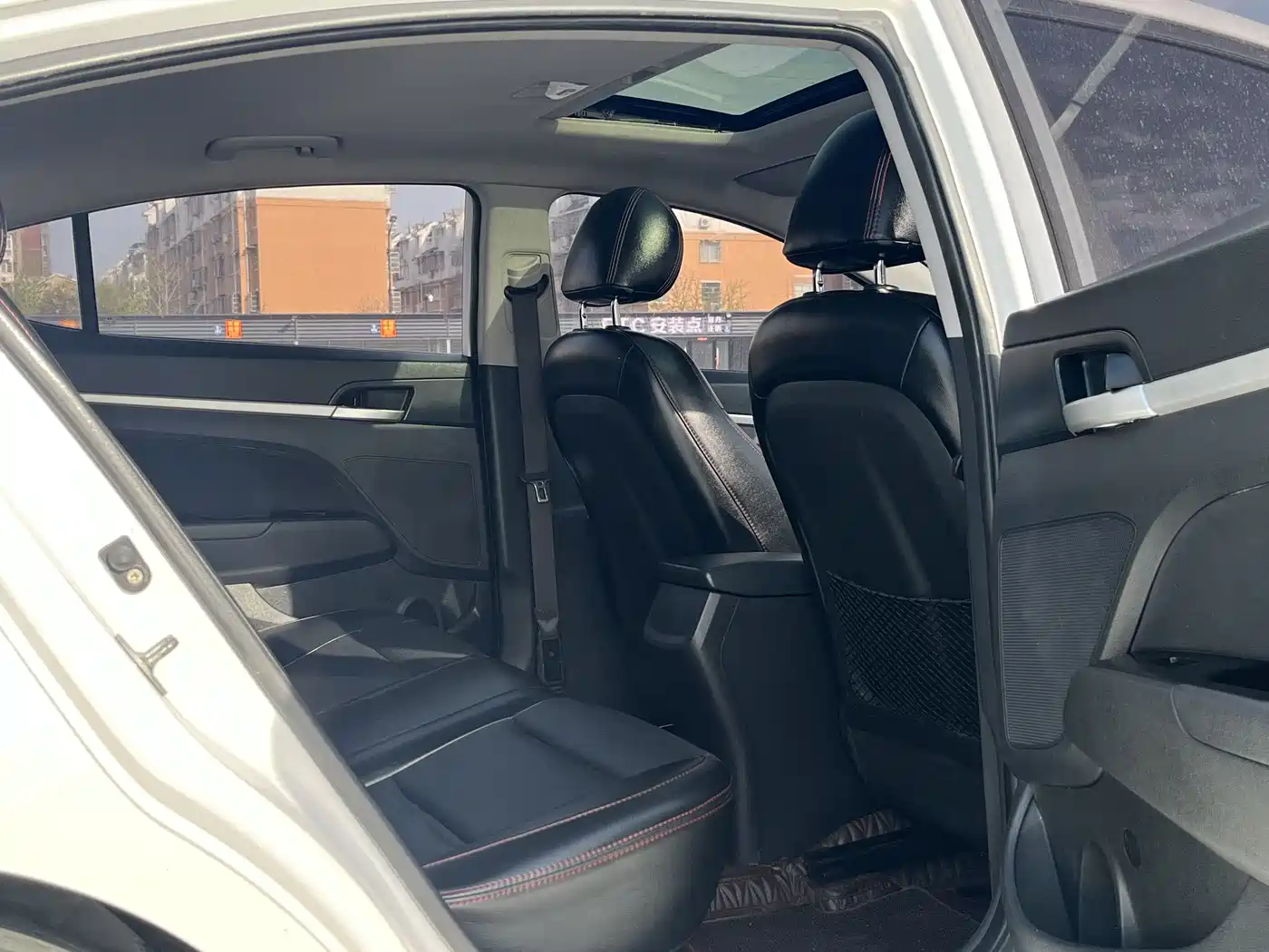 Hyundai Elantra 2016 Model 1.6L Automatic Smart Elite фото 17