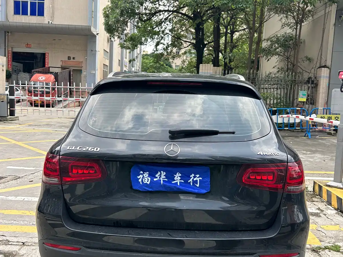 MERCEDES-BENZ GLC