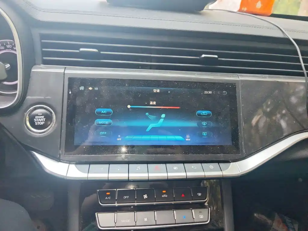 Sinotruk VGV VGV U70 2020 2020 Model 1.5T Auto Smart Elite 7-Seater