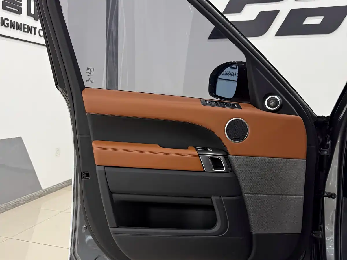 Photo 22 - Land Rover Range Rover Sport