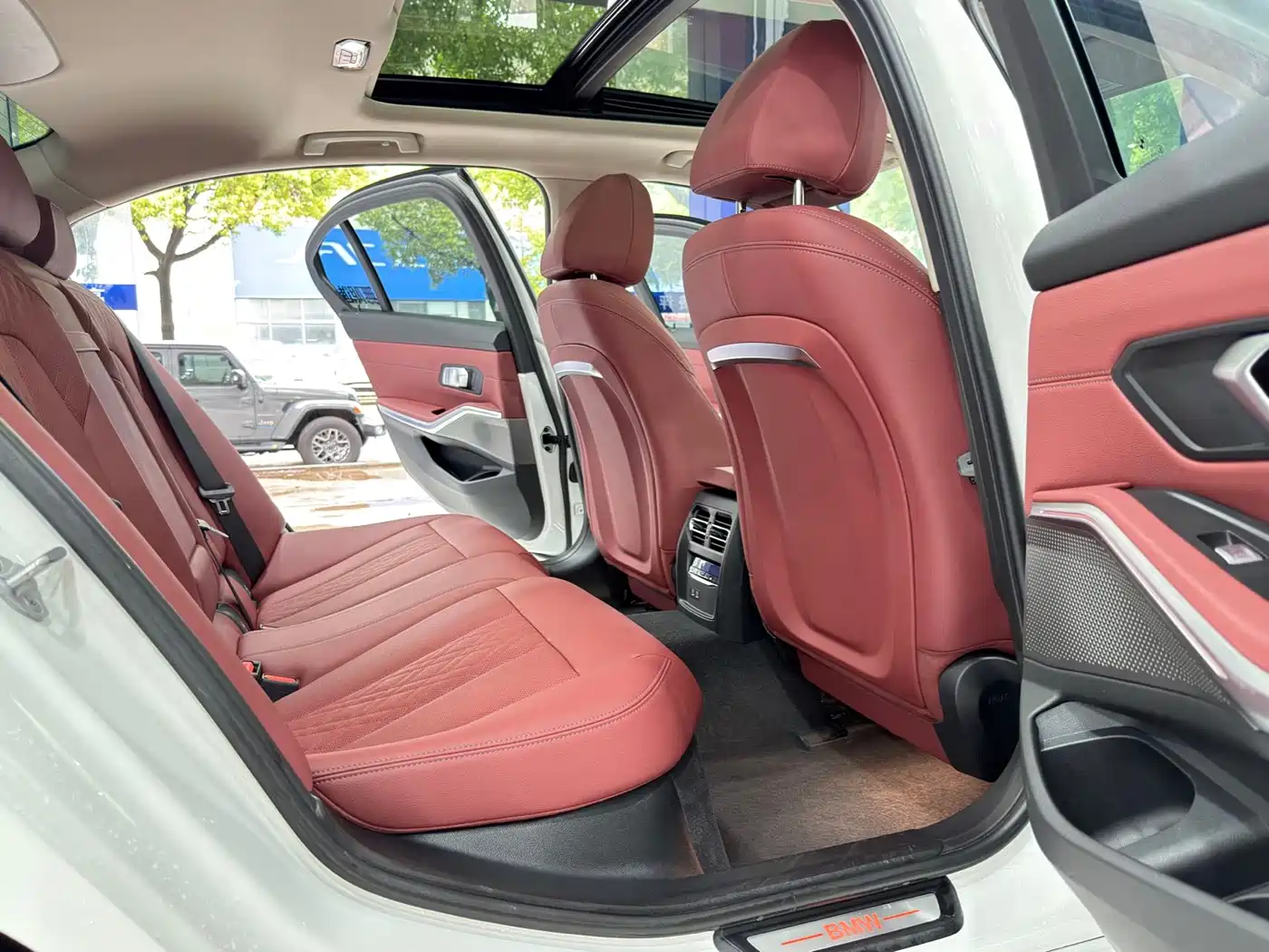 BMW i3 2024 eDrive 35 L фото 15