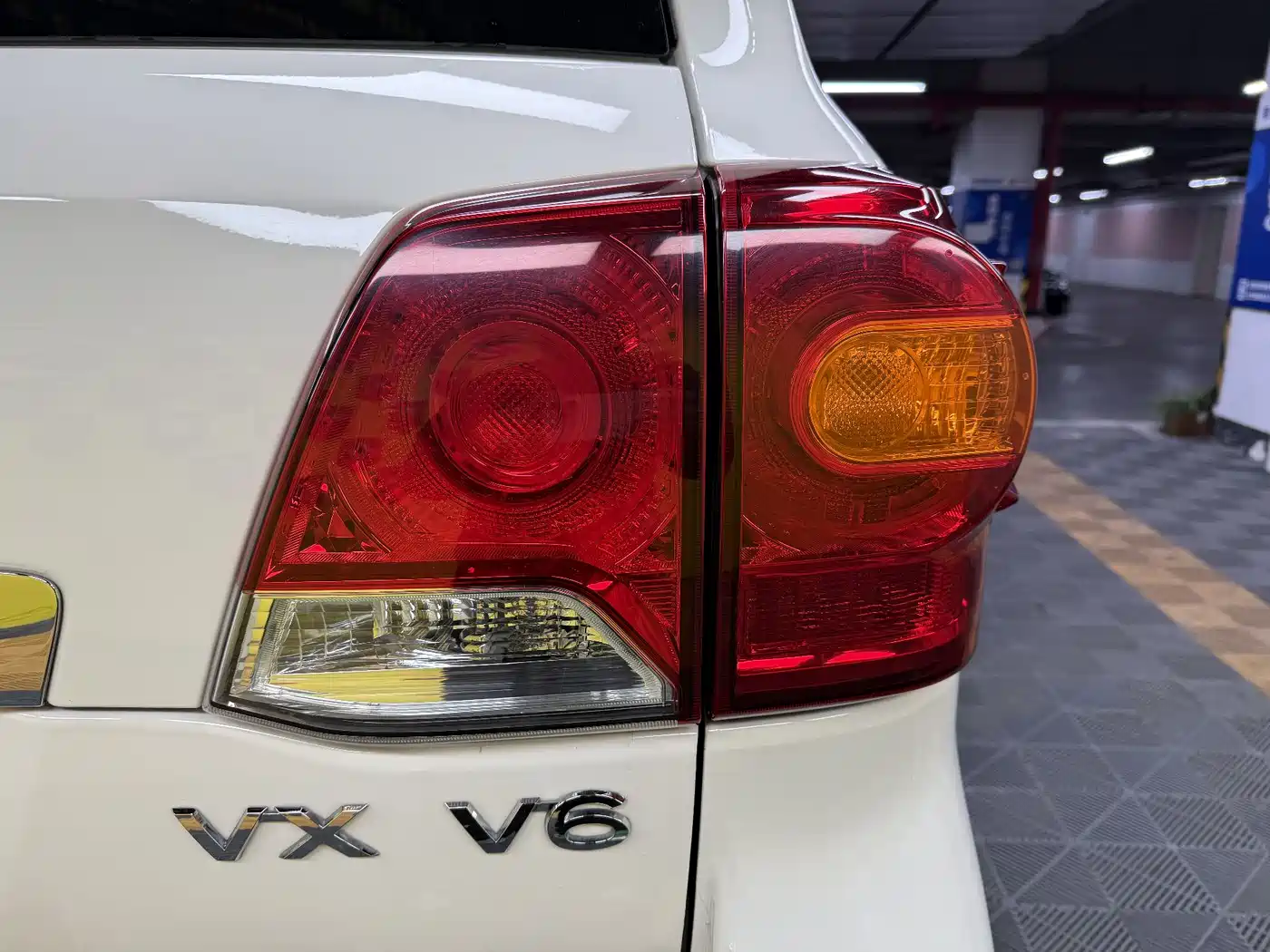 Toyota Land Cruiser 2012 4.0L Automatic VX фото 9