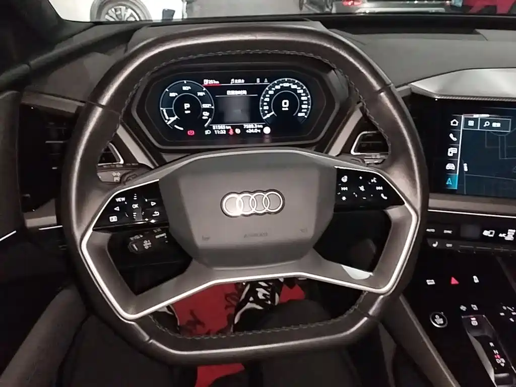 Audi Q5 e-tron 2023 2022 40 e-tron Starlight Mech Suit