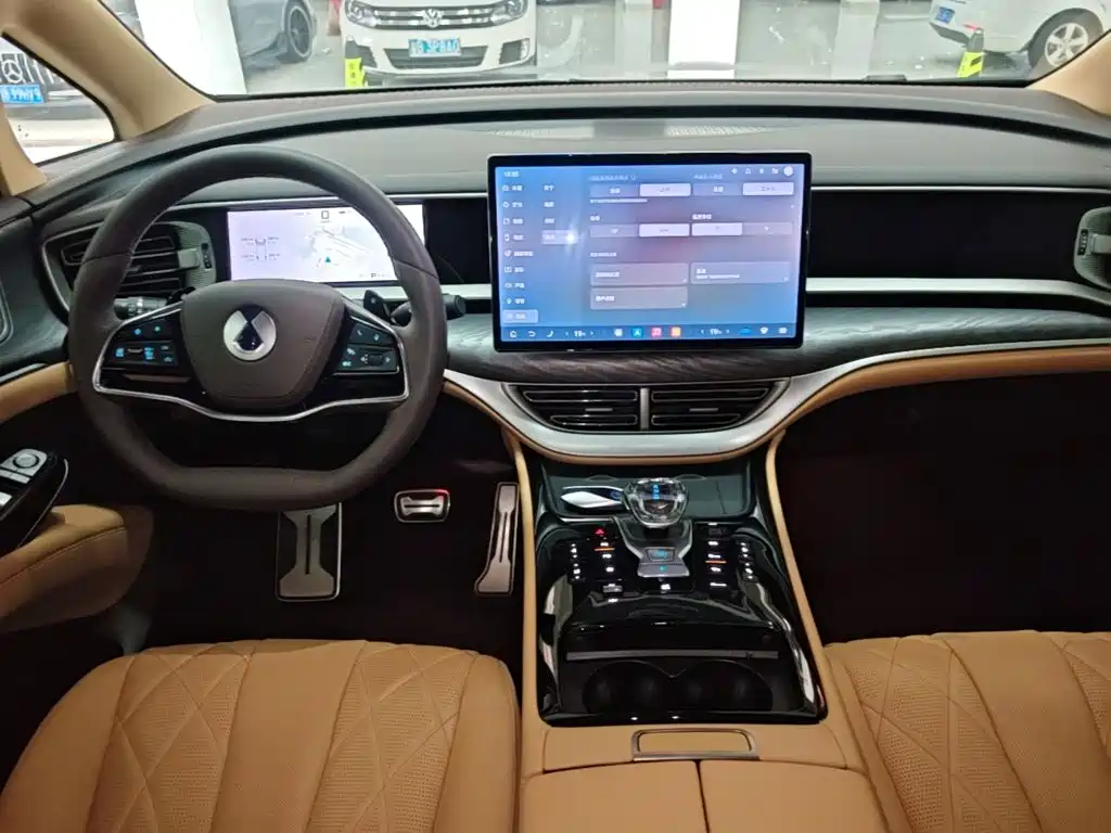 Denza D9 2026 2025 DM-i Smart Drive Edition 1020 AWD Premium