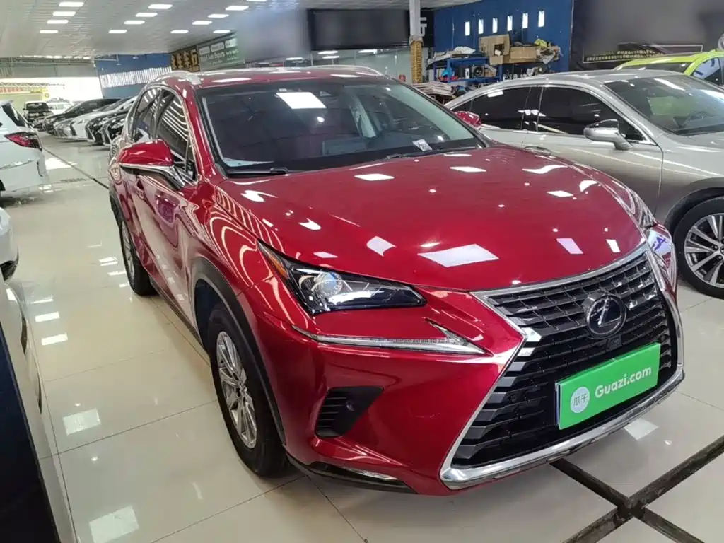 Фото 4 - Lexus NX