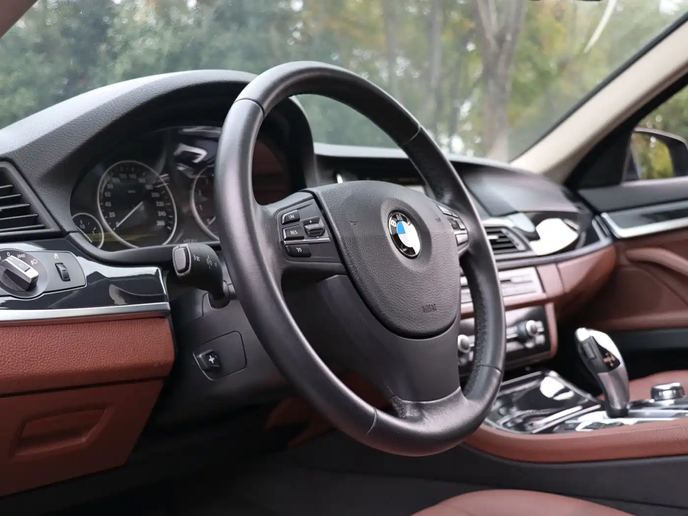 BMW 5 Series 2014 520Li Elegance фото 41