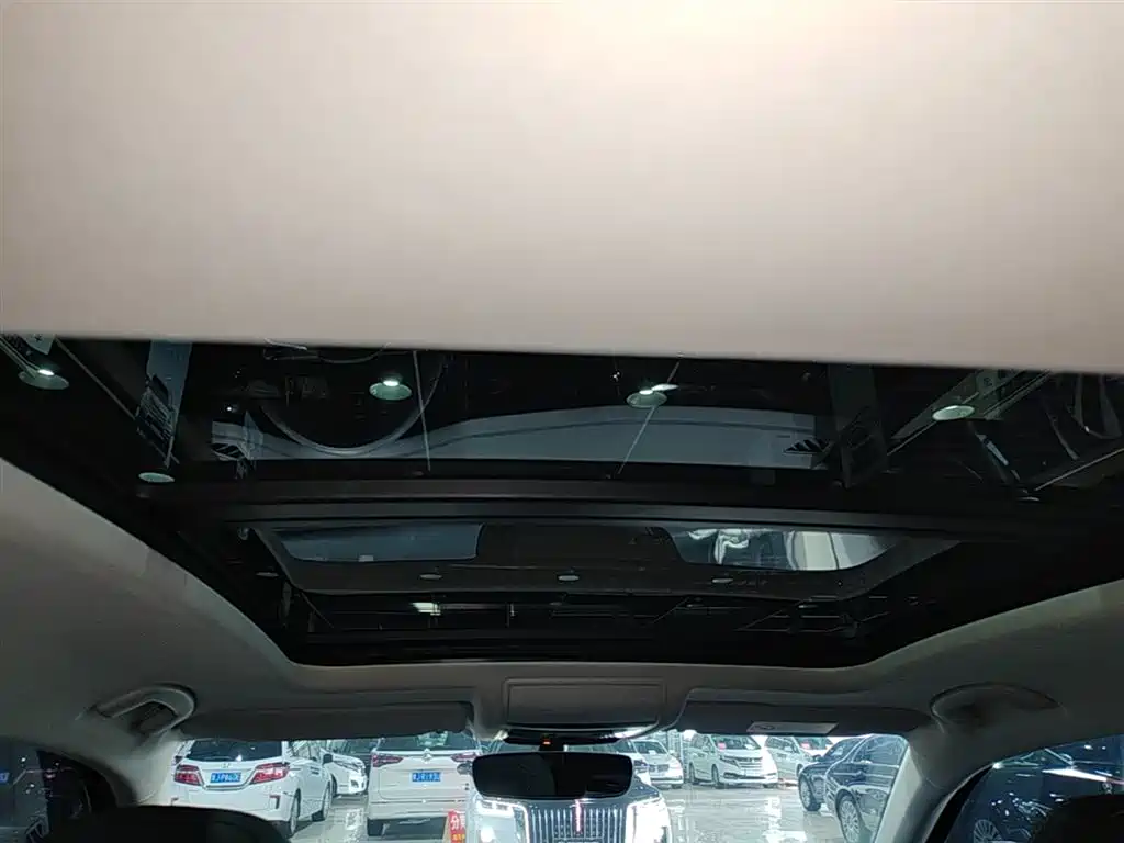 Volkswagen Passat 2023 330TSI Starlight Elite Edition фото 18
