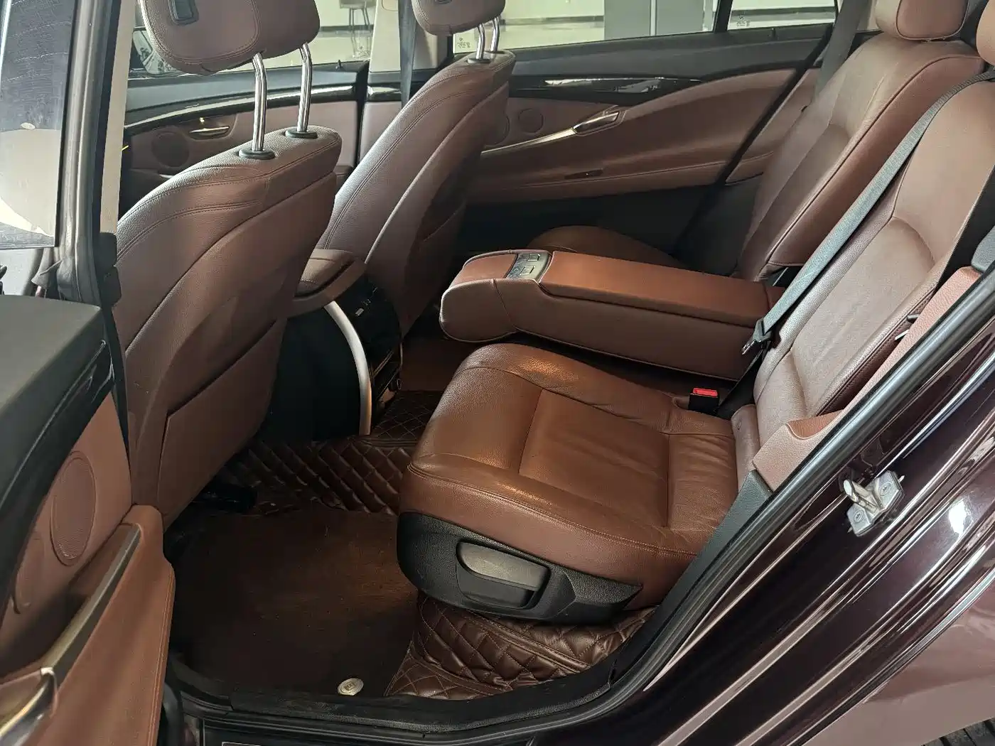 BMW 5 Series GT 2014 528i Leading фото 7