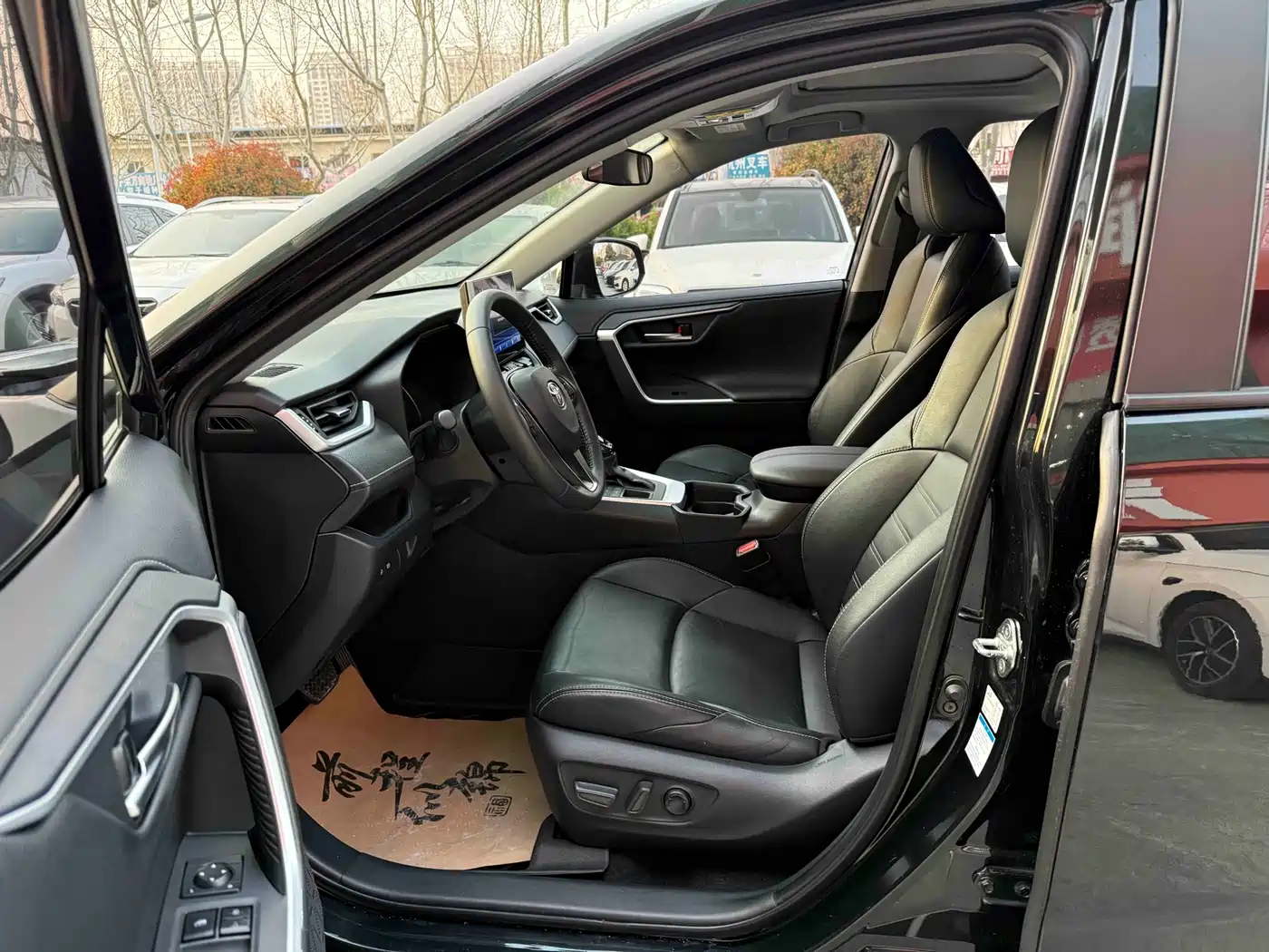 Toyota Wildlander 2021 2.0L CVT 4WD Luxury Edition фото 13