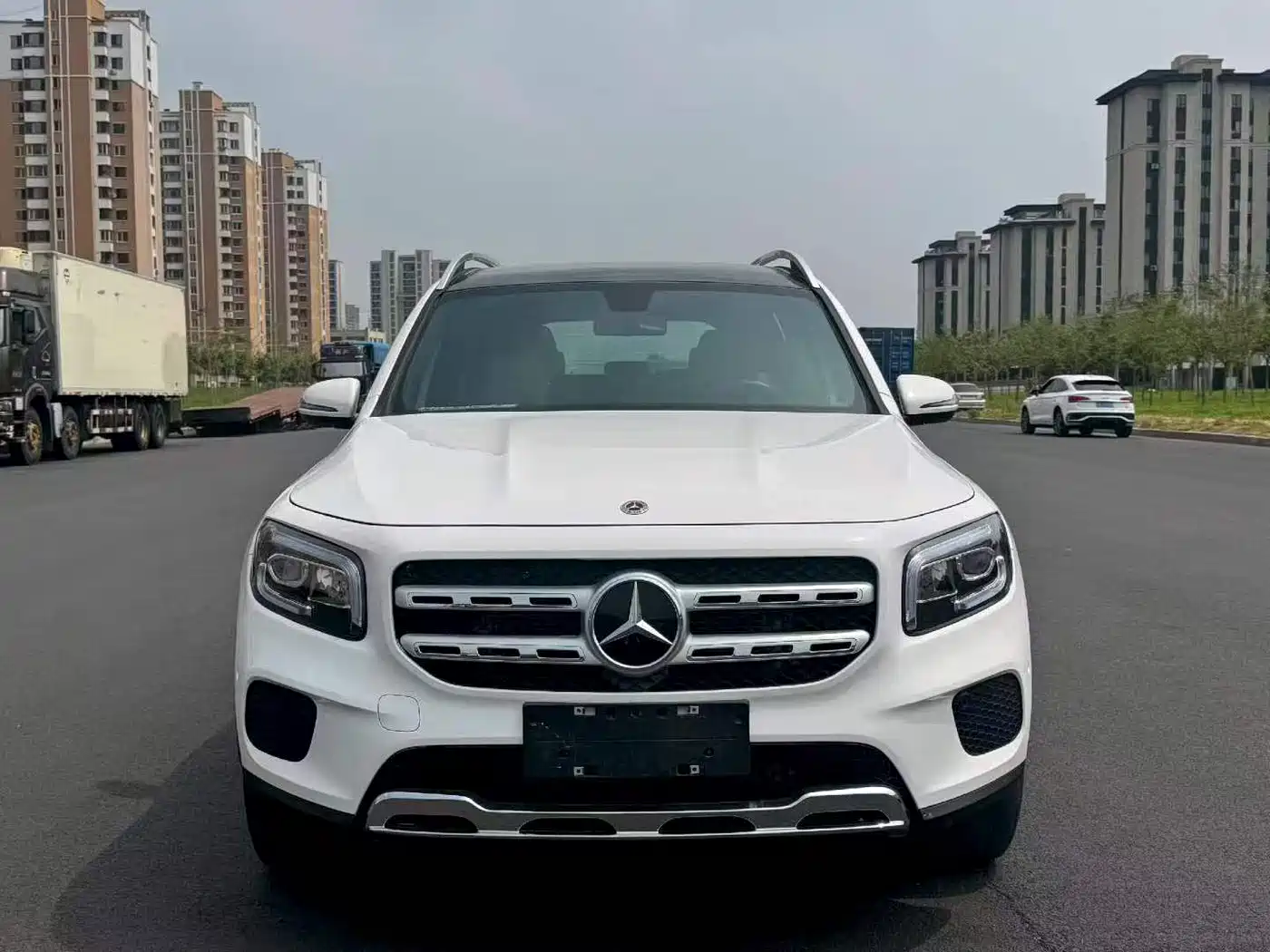 Photo 2 - Mercedes-Benz GLB