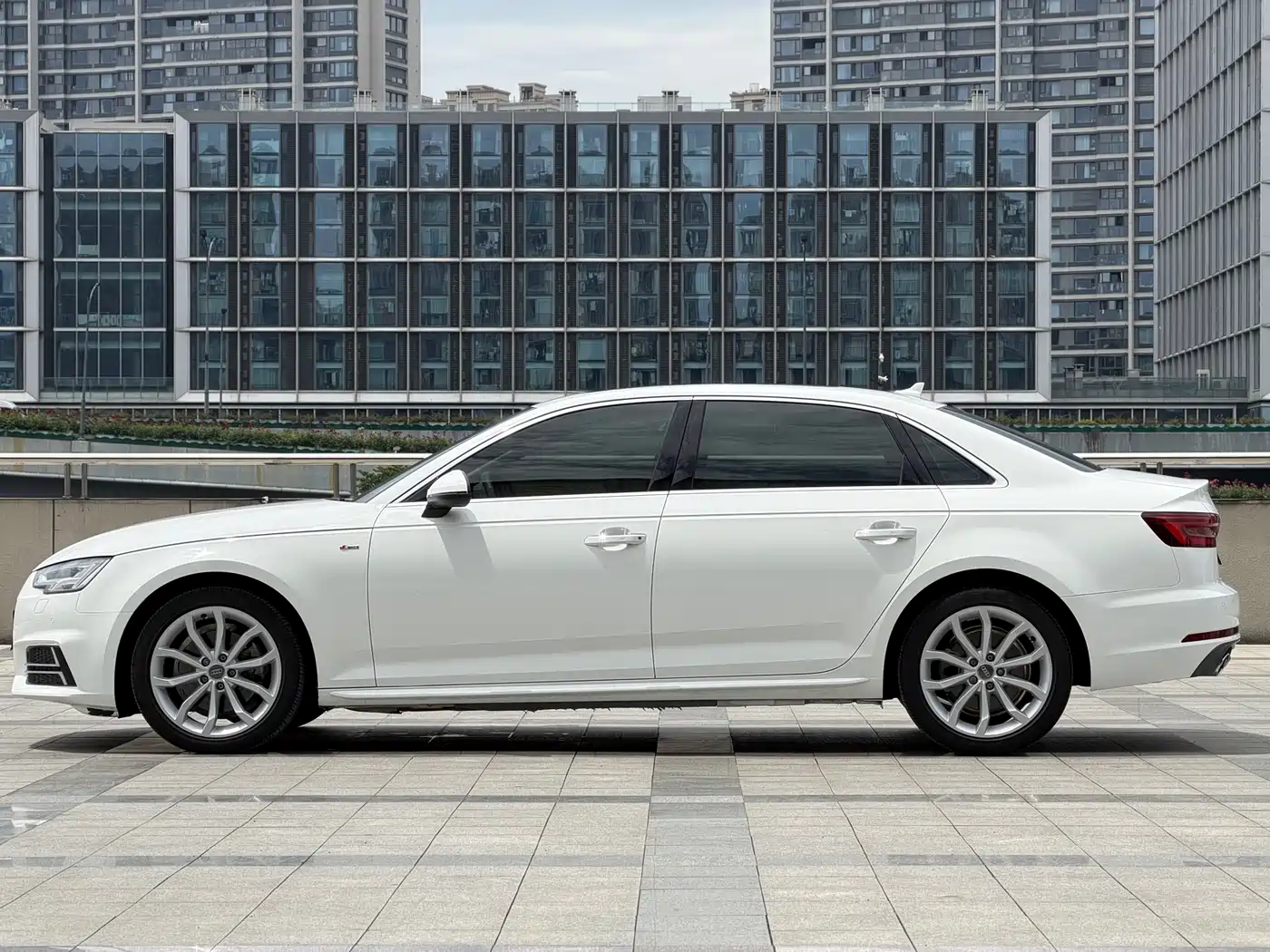 Audi A4L 2018 30th Anniversary 40 TFSI Fashion фото 3