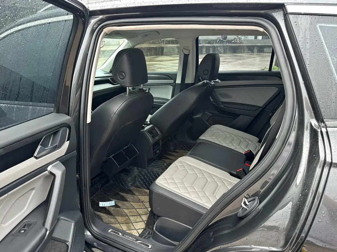 Volkswagen Tayron 2023 330TSI 2WD Luxury Plus Advanced Edition фото 5