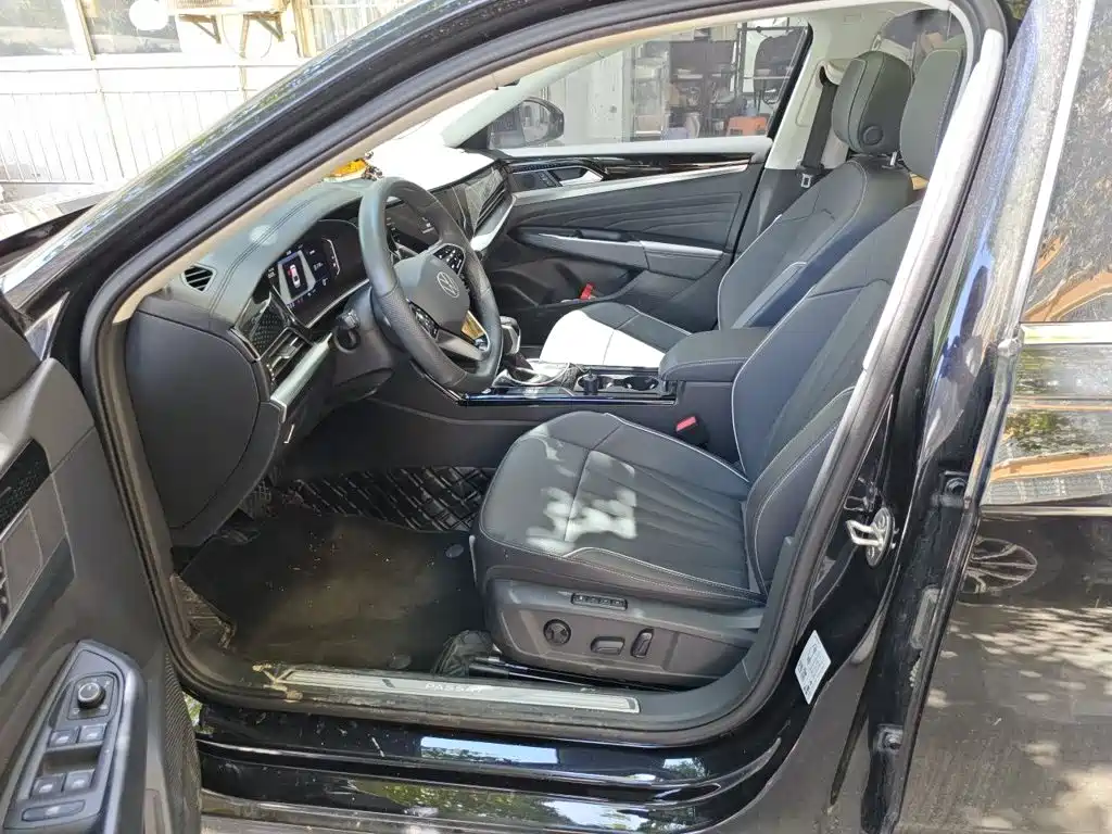Фото 11 - Volkswagen Passat