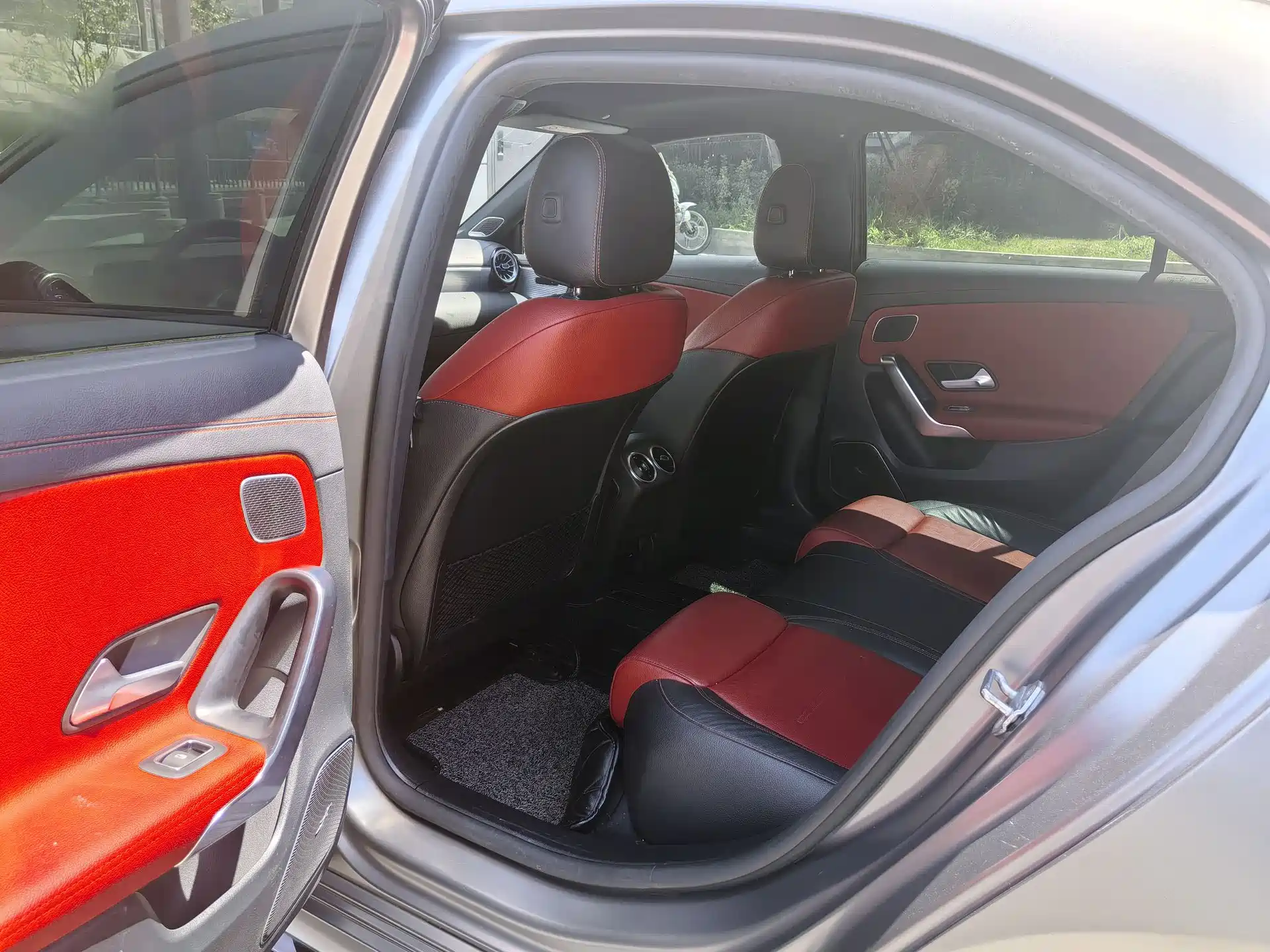 Photo 8 - Mercedes-Benz A-Class AMG