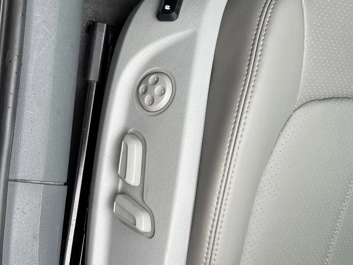 Audi A6L 2014 TFSI Standard фото 16