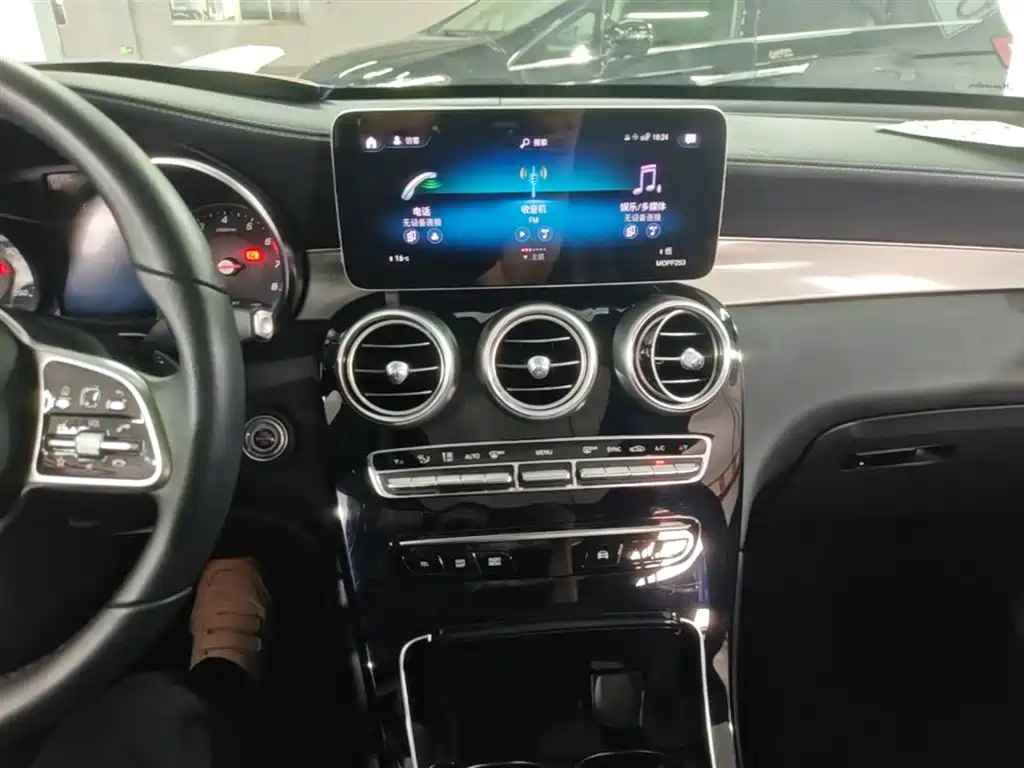 Mercedes-Benz GLC 2020 GLC 260 L 4MATIC Dynamic фото 13
