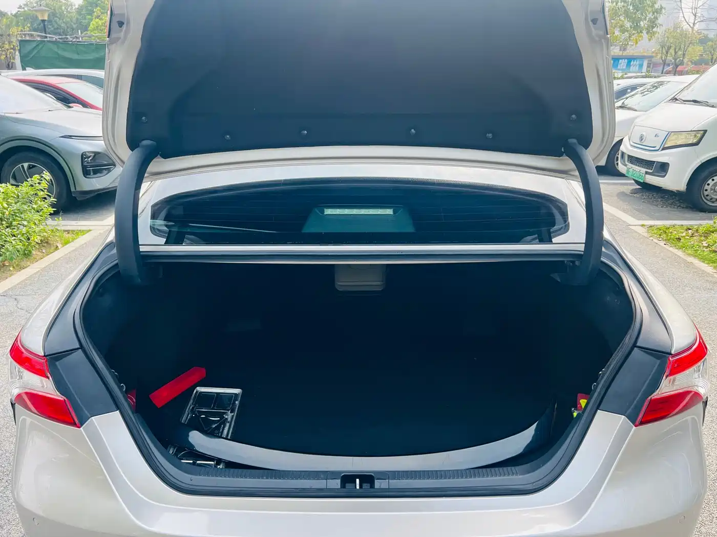 Toyota Camry 2019 2.0E Elite Edition China VI фото 10