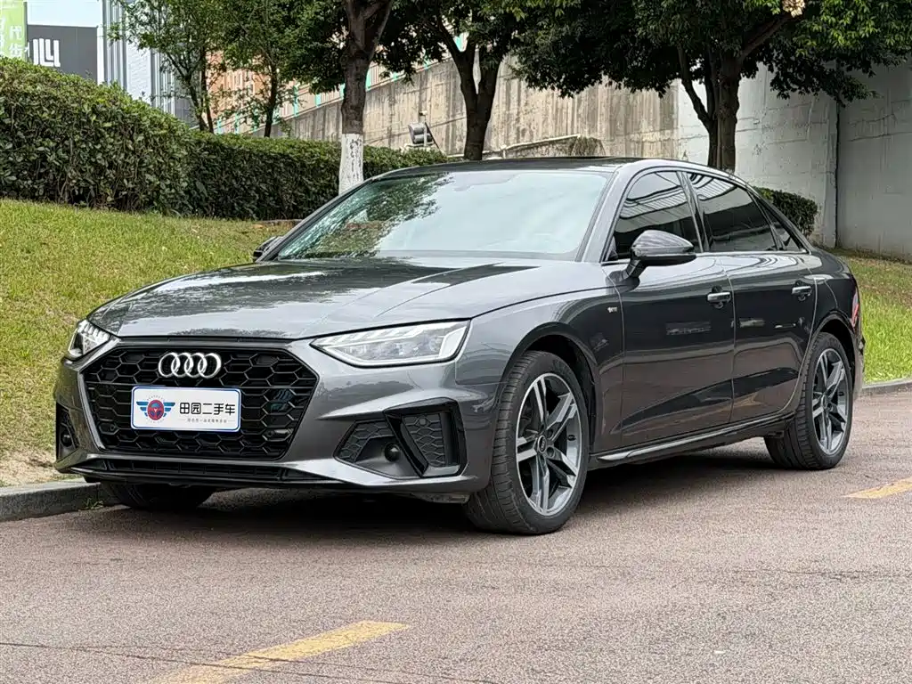 Audi A4L 2022 40 TFSI Luxury Dynamic