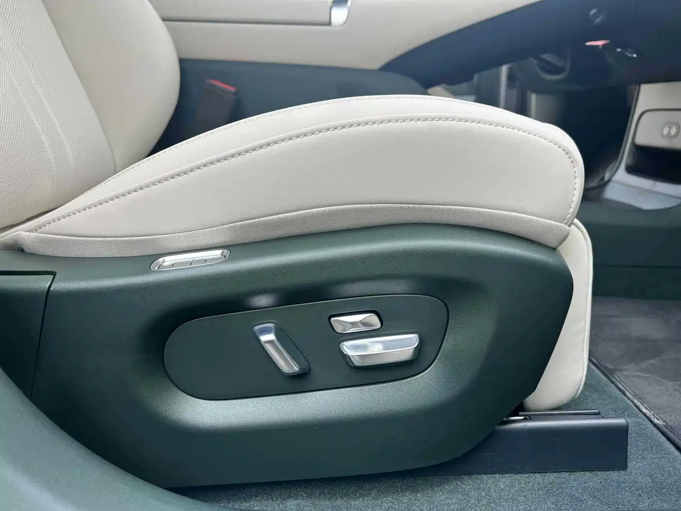 XIAOMI CAR XIAOMI YU7