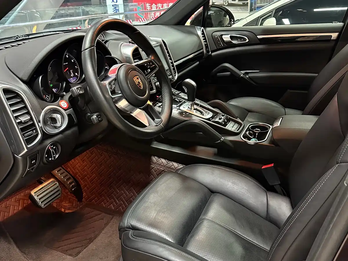 Porsche Cayenne 2016 Cayenne Platinum Edition 3.0T фото 7