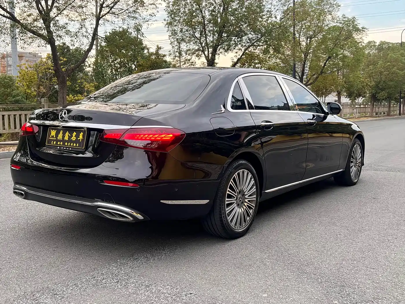 Mercedes-Benz E-Class 2021 E 300 L Fashion фото 4