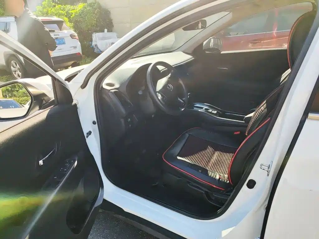 Photo 12 - Honda Vezel