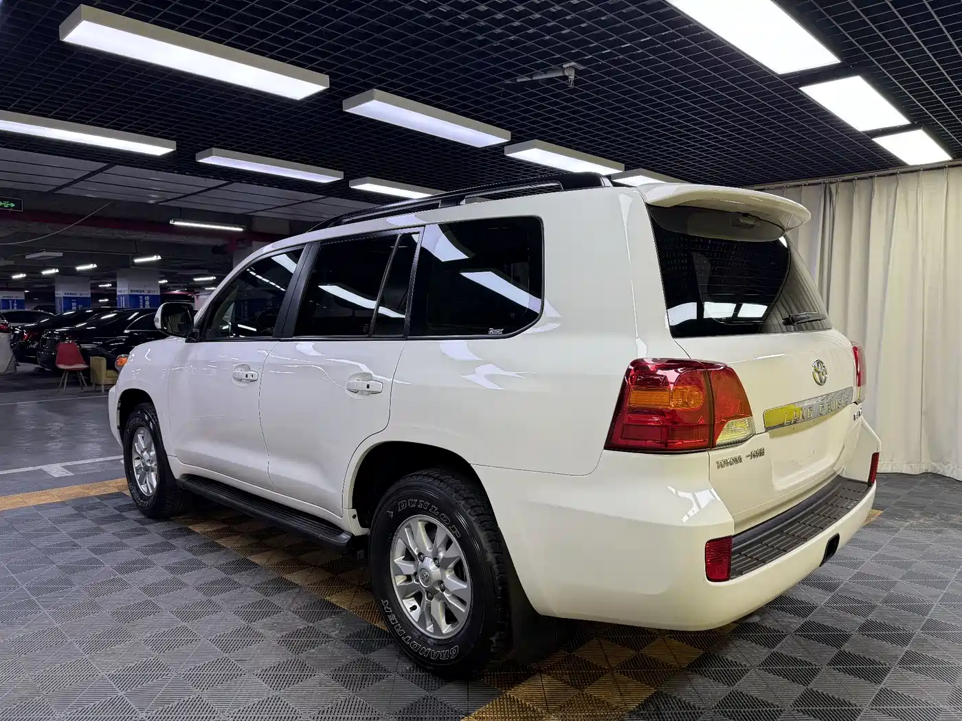 Toyota Land Cruiser 2012 4.0L Automatic VX фото 5
