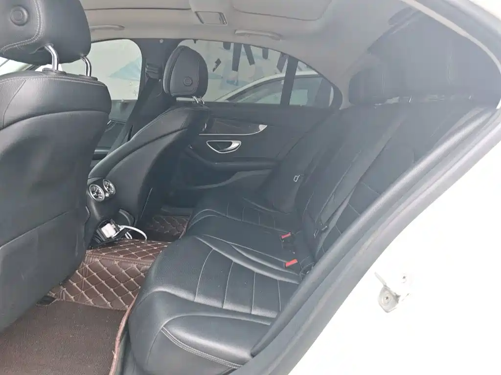 Фото 15 - Mercedes-Benz C-Class
