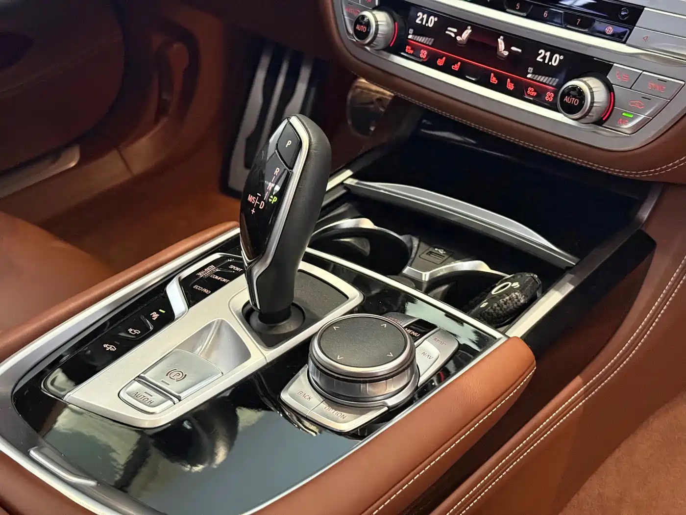 BMW 7 Series 2021 Model 740Li xDrive Executive M Sport Package фото 9