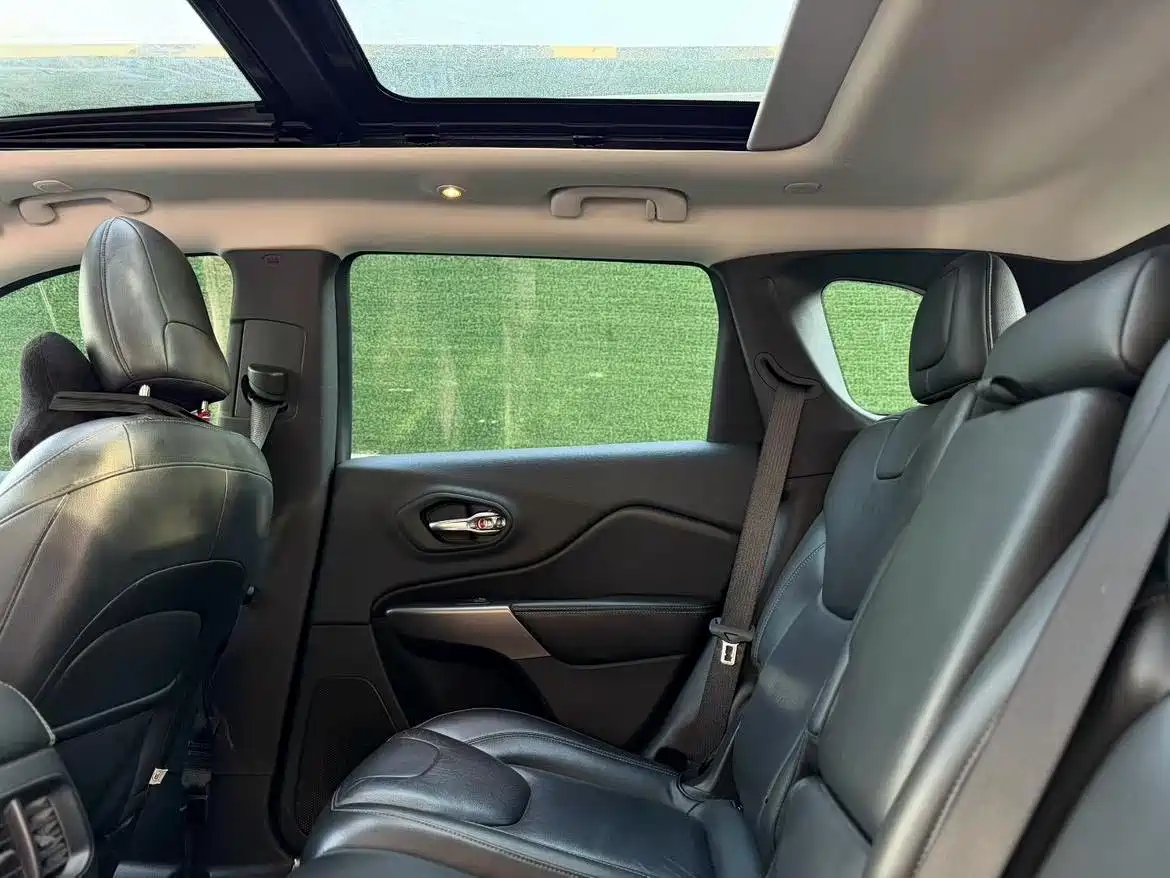 Jeep Cherokee 2019 2019 2.0T 2WD Smart Edition China V