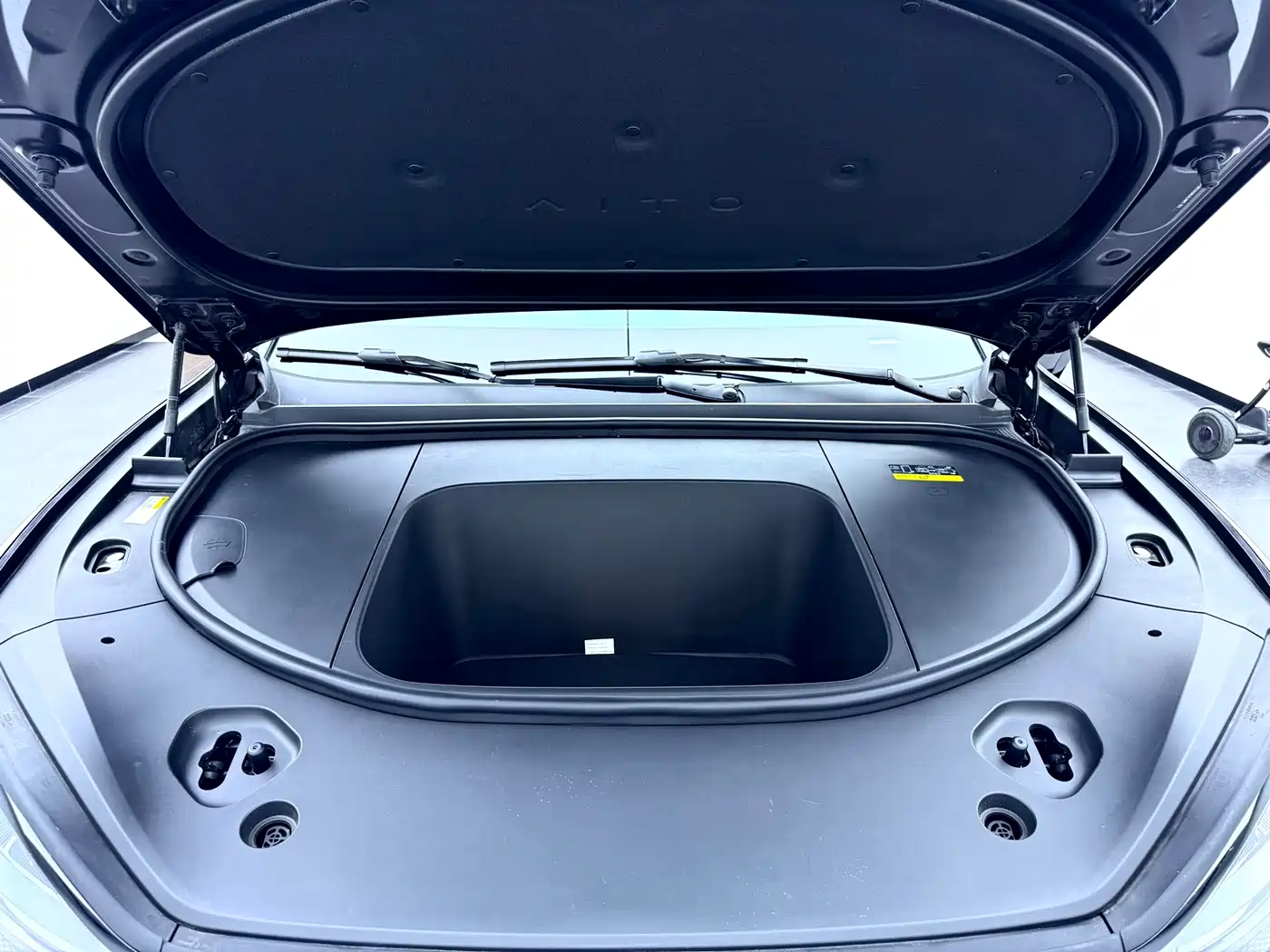 AITO Wenjie AITO M9 2025 Pure Electric Ultra 100kWh 6-Seater фото 11