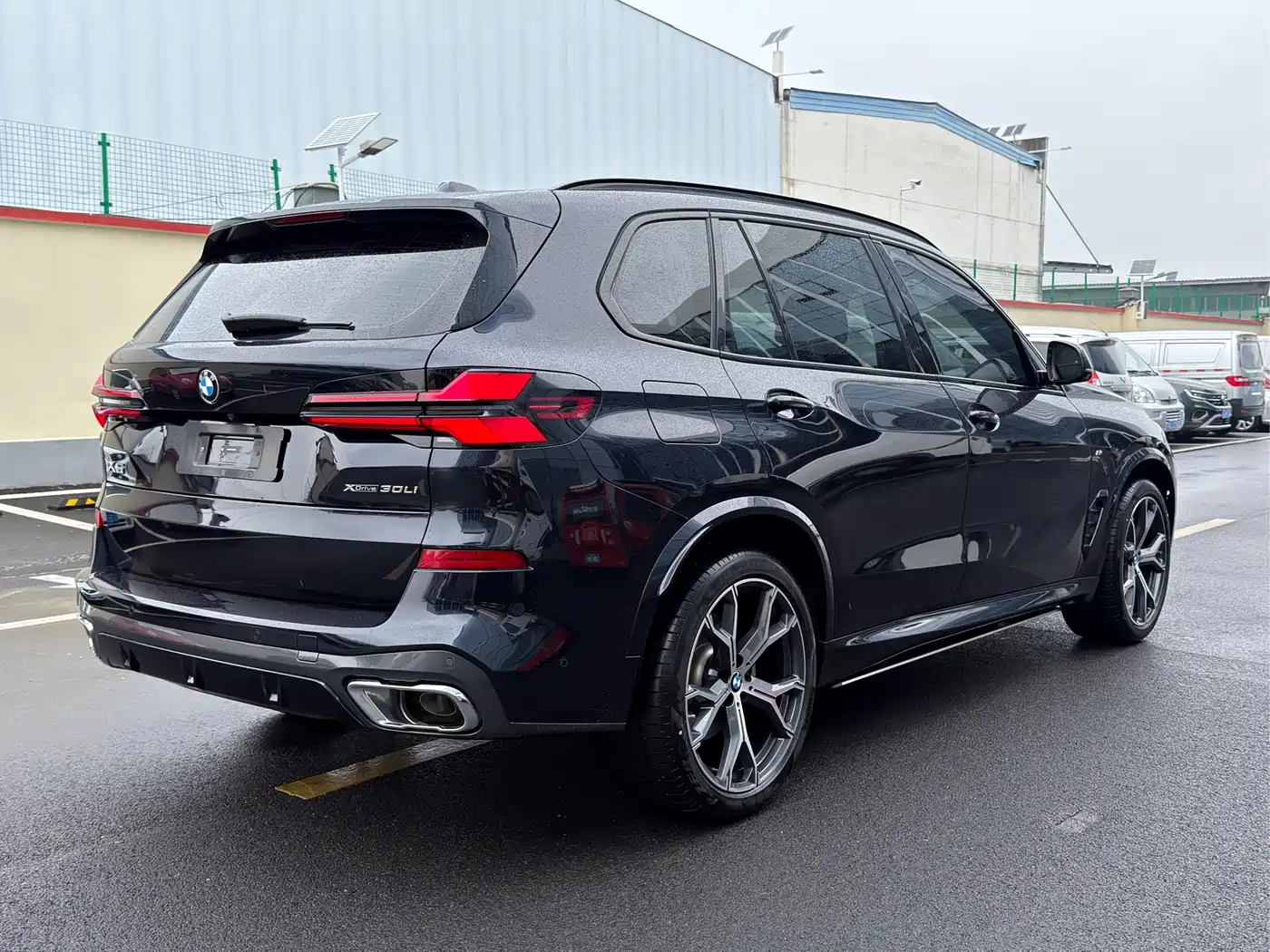 BMW X5 2023 xDrive 30Li Premium M Sport Black Night Package фото 17