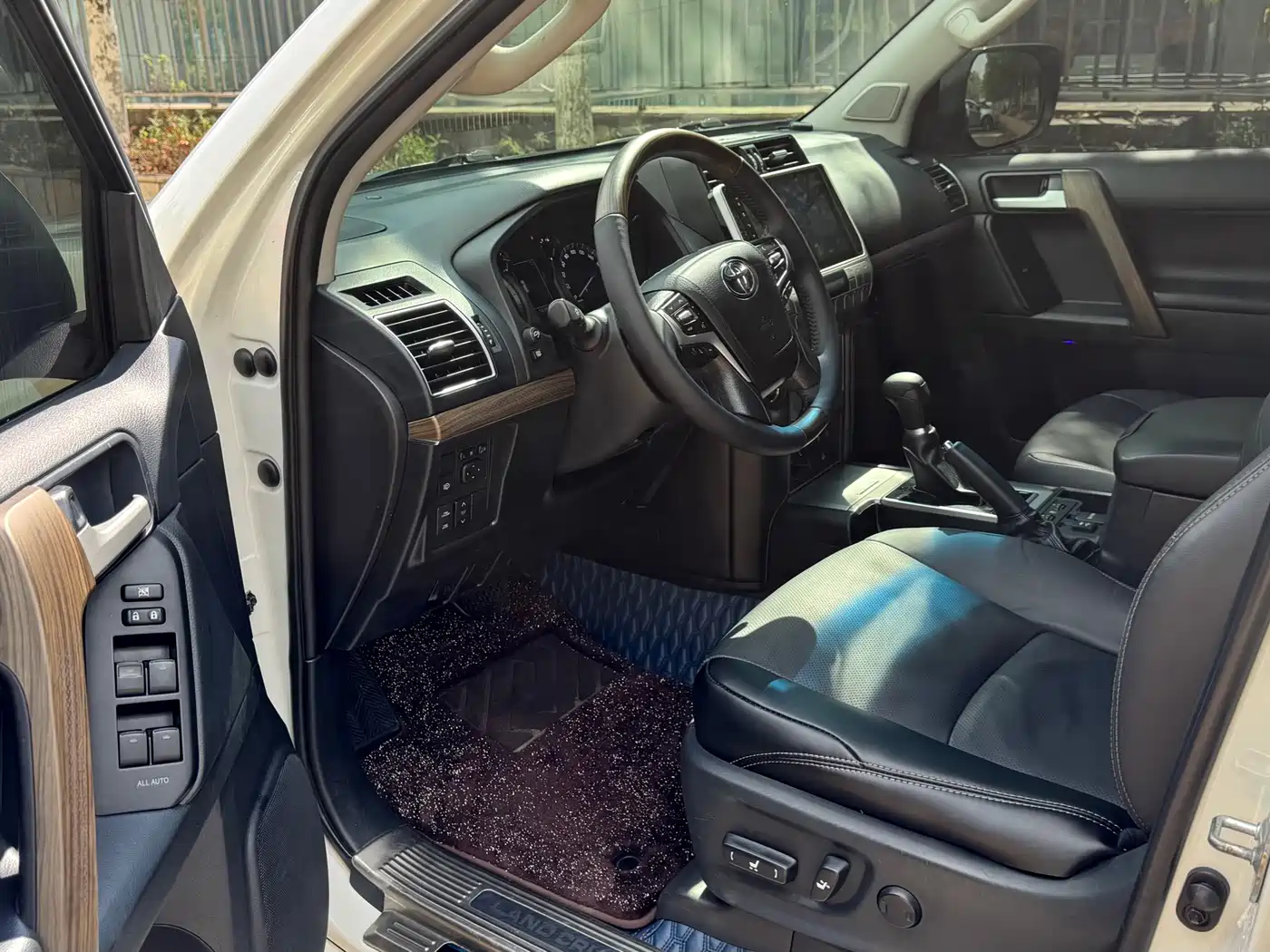 Toyota Prado 2019 3.5L Automatic TX-L Zunxiang Edition фото 10