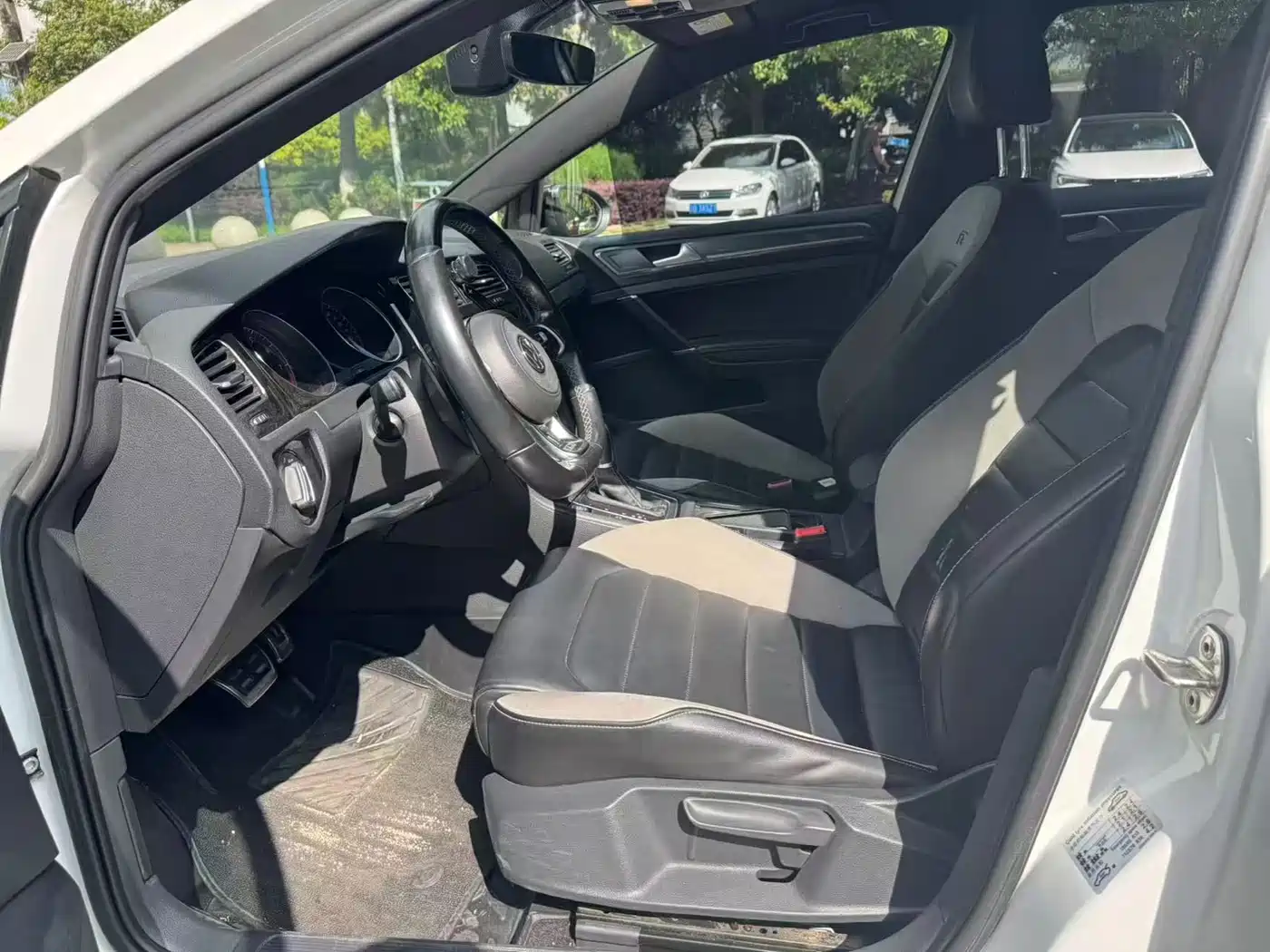 Фото 9 - Volkswagen Golf